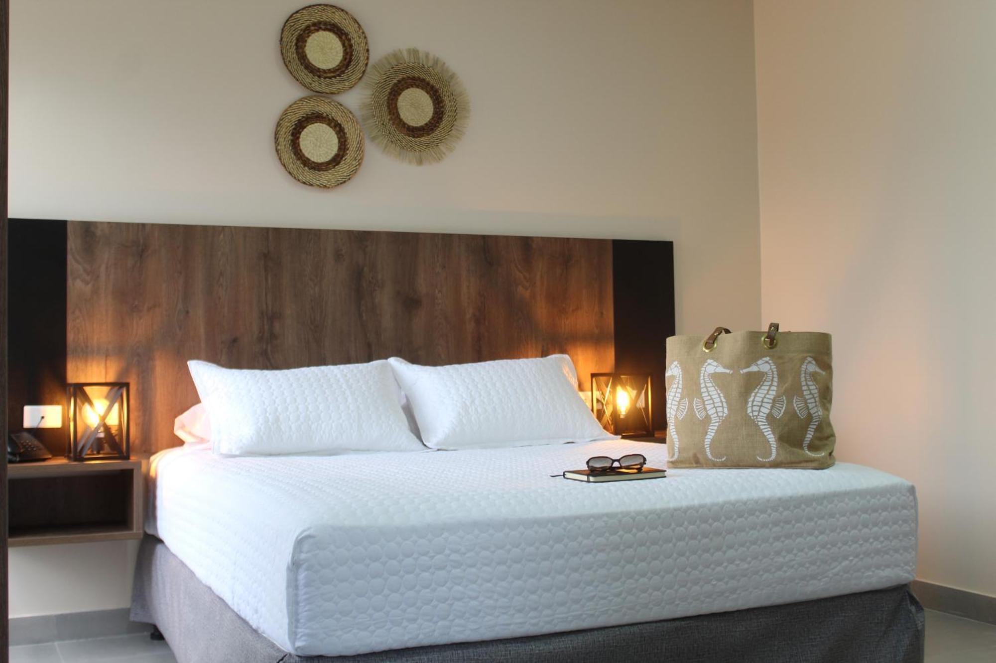 Hotel La Mar Плаяс Екстериор снимка